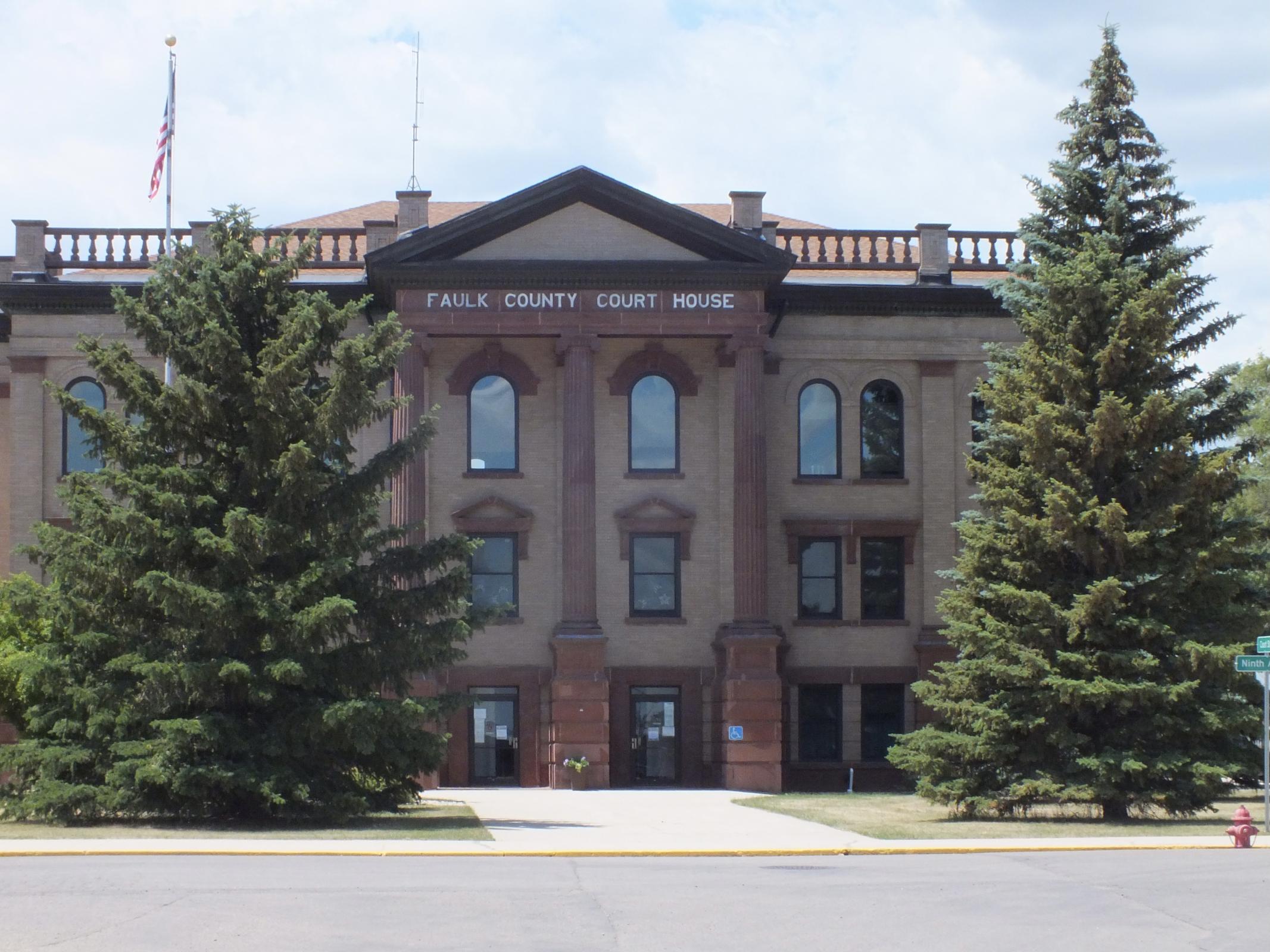 Faulk County Courthouse's image
